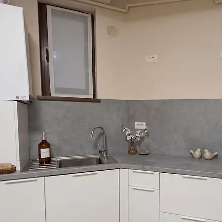 Universitate - 2 Baths - 2 Mins To Old Town